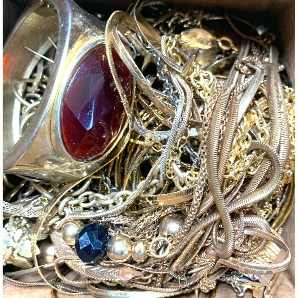 1lb Gold & Gold-Tone Jewelry Bundle - Fun Wearable Mix Many Styles - Picture 5 of 12